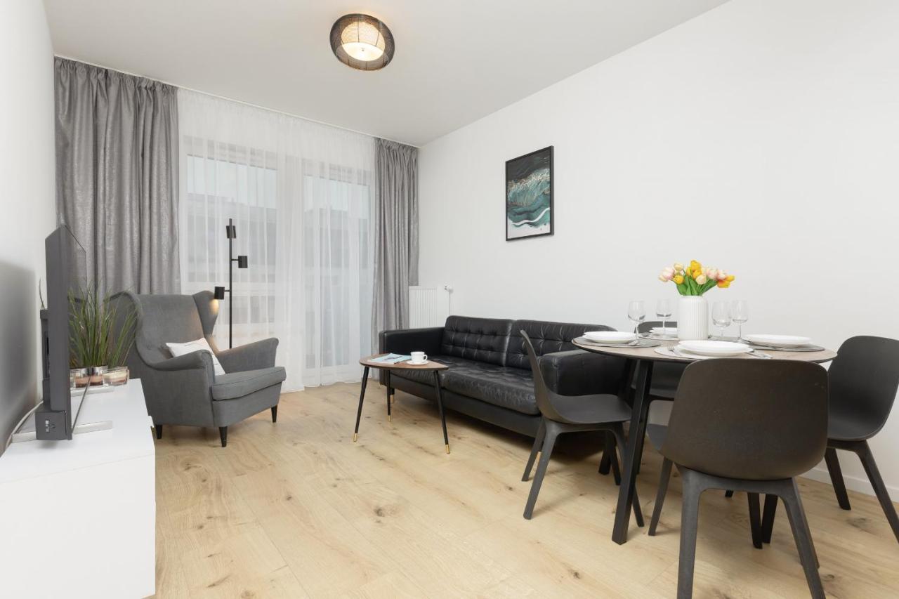 Apartament Two-bedroom Elegant With Parking Praga By Renters *