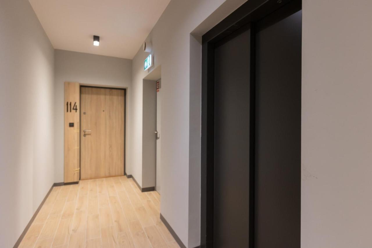 Apartament Two-bedroom Elegant With Parking Praga By Renters Warszawa